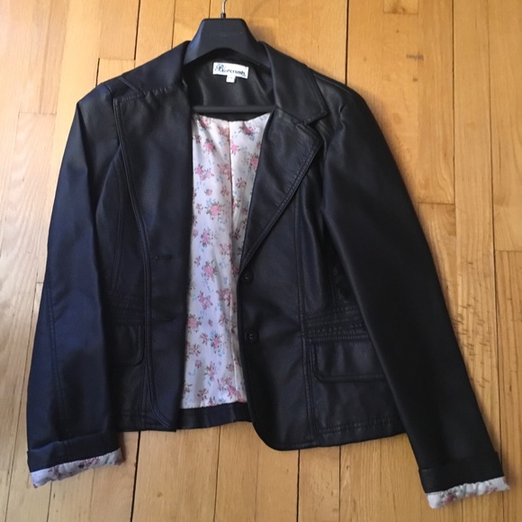 Faux leather black jacket - Picture 2 of 3